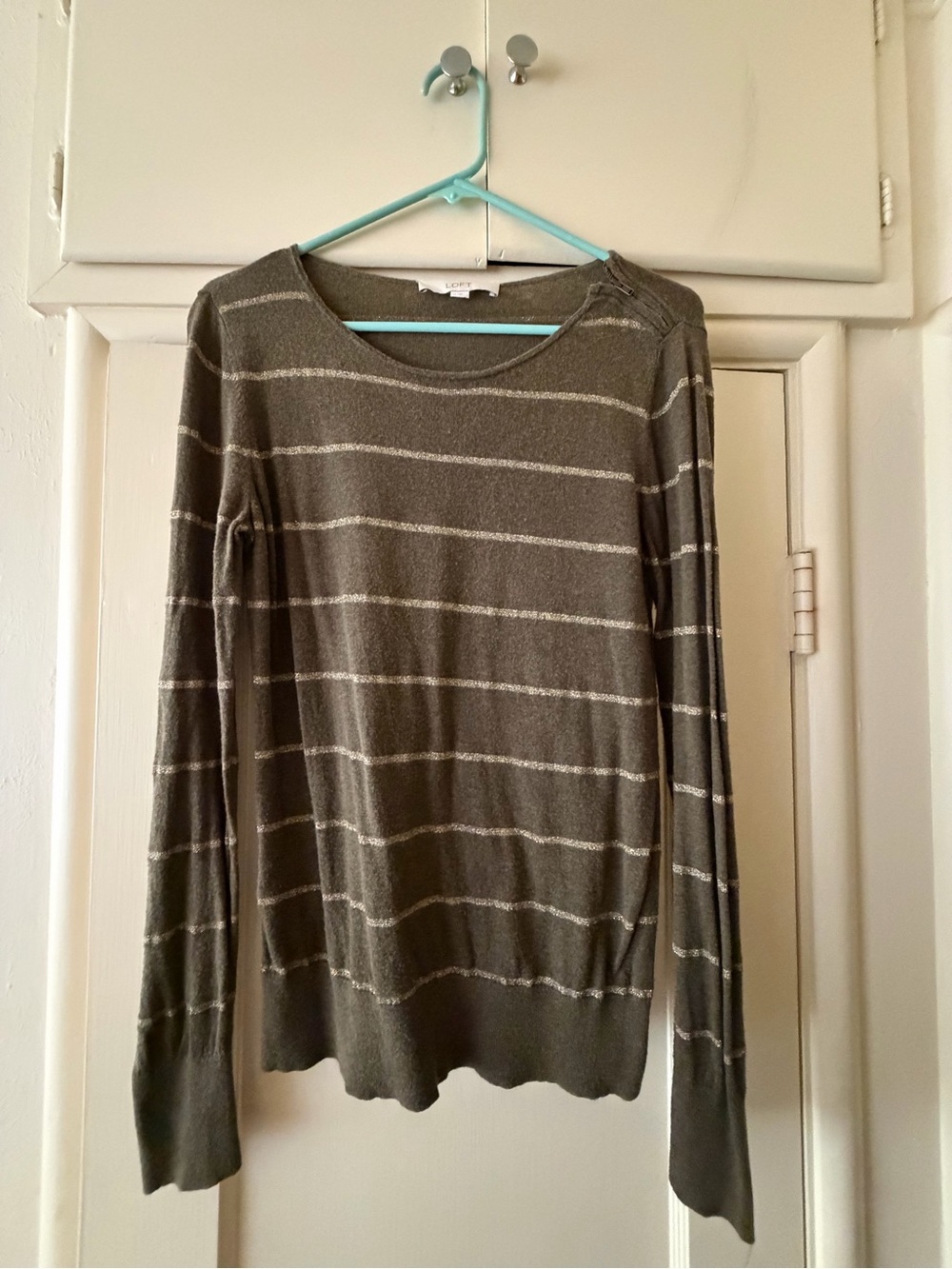 EUC LOFT Sweater, size M